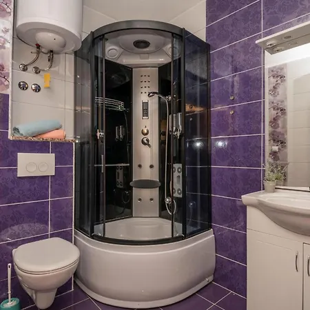 Apartman Cozy In With Kitchen